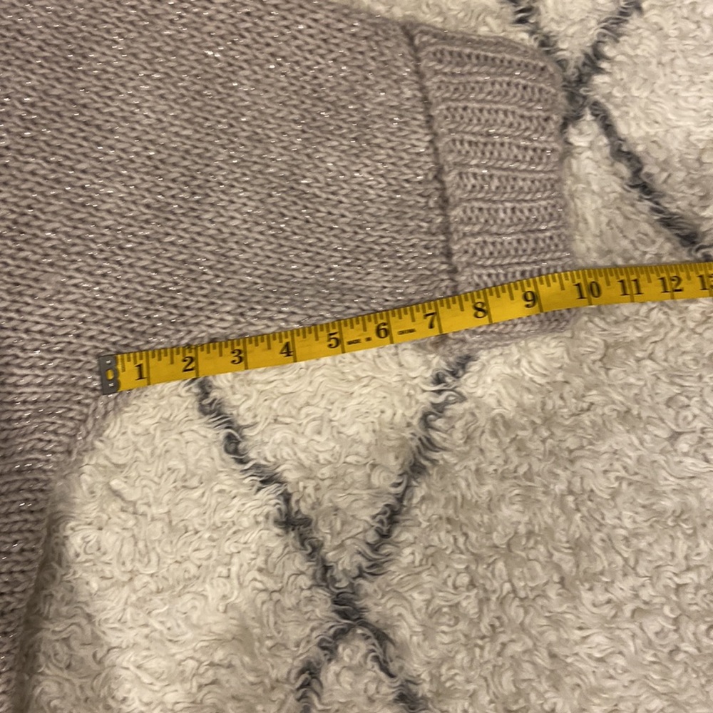Sweater - Picture 9 of 11